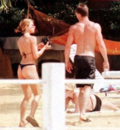 2. Jennifer Aniston – Topless on the beach in Mexico, 1999
