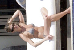 1. Jennifer Aniston – bikini, 2007