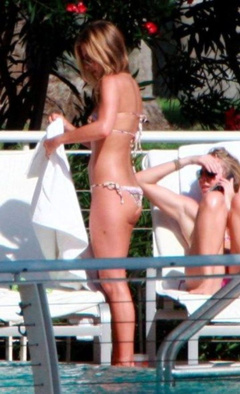 2. Jennifer Aniston – bikini, 2008