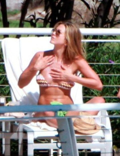 5. Jennifer Aniston – bikini, 2008