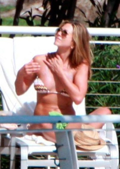 8. Jennifer Aniston – bikini, 2008