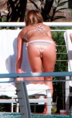 11. Jennifer Aniston – bikini, 2008
