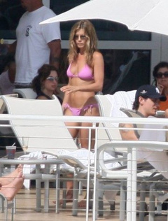 2. Jennifer Aniston – bikini, 2008