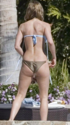 2. Jennifer Aniston – gray bikini, 2007