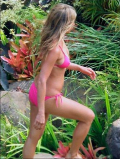 3. Jennifer Aniston – pink bikini, 2010