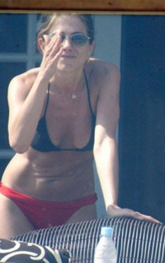 2. Jennifer Aniston – red black bikini, 2005
