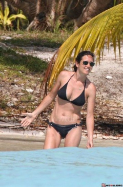 1. Jennifer Connelly – bikini, 2009