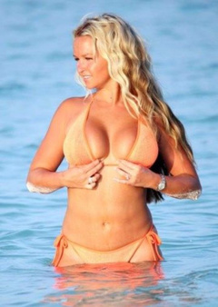 8. Jennifer Ellison – bikini, 2009
