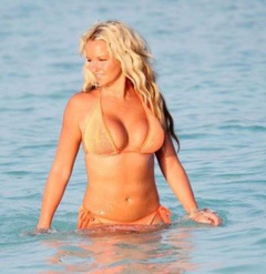 9. Jennifer Ellison – bikini, 2009