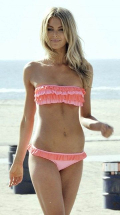 4. Jennifer Hawkins – bikini, 2010