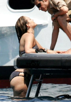 3. Jennifer Lopez – bikini, 2008