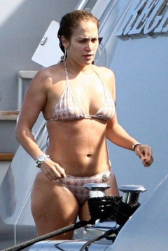 6. Jennifer Lopez – bikini, 2008