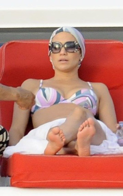 3. Jennifer Lopez – bikini, 2011