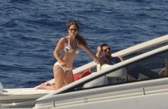8. Jennifer Lopez – bikini, 2011