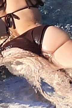 17. Jennifer Lopez – bikini, 2011