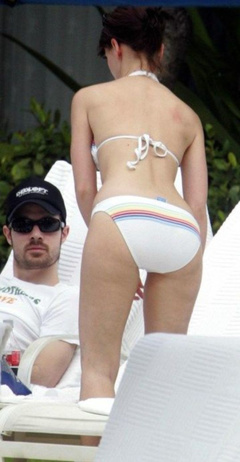 4. Jennifer Love Hewitt – white bikini, 2005