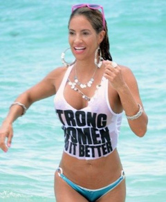 3. Jennifer Nicole Lee – Nip slip, 2012