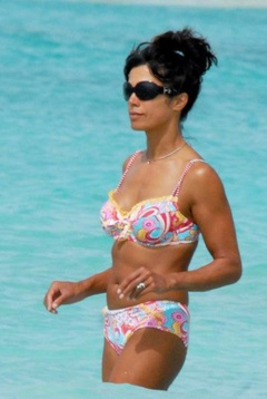 1. Jenny Powell – bikini at the beach, 2008