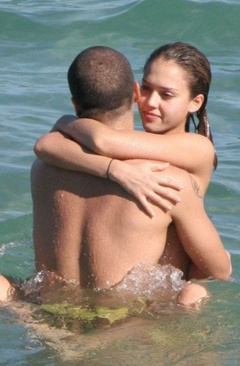 2. Jessica Alba Sexy – Hawaii Vacation, 2005