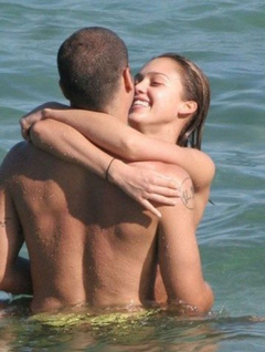 14. Jessica Alba Sexy – Hawaii Vacation, 2005