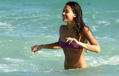 12. Jessica Alba – bikini at the beach, 2006