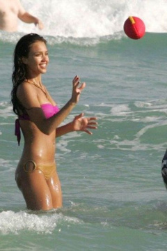 1. Jessica Alba – bikini at the beach, 2006