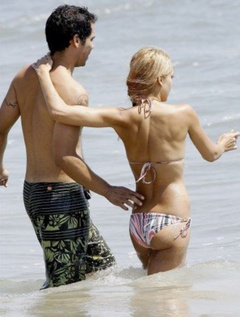 8. Jessica Alba – bikini, 2011
