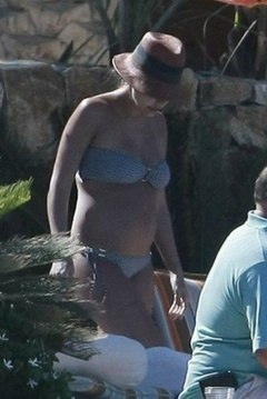 20. Jessica Alba – bikini, 2011