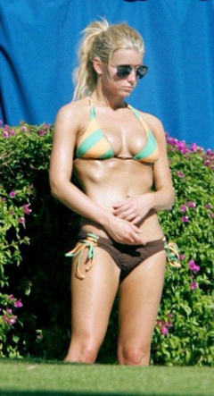 3. Jessica Simpson Sexy – Hawaii Vacation, 2005