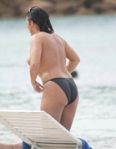 4. Jessie Wallace – Topless swimming, 2003