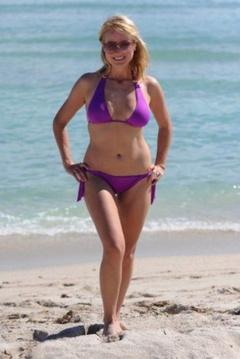 5. Jewel Kilcher – purple bikini, 2009