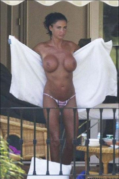2. Jordan – Topless sunbathing, 2009
