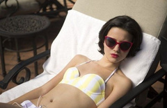 3. Julia Goldani Telles Sexy – The Affair, 2015