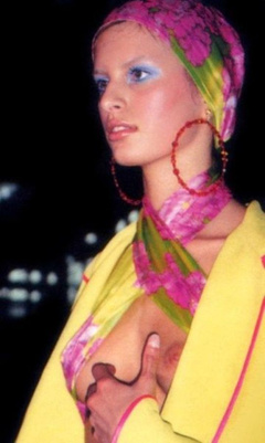 3. Karolina Kurkova – catwalk oops