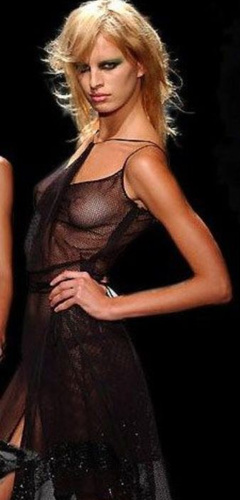 15. Karolina Kurkova – catwalk oops