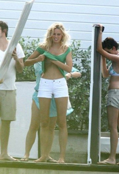 4. Karolina Kurkova – boob oops, 2009