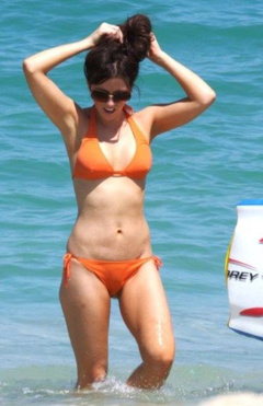 7. Kate Beckinsale – bikini, 2008