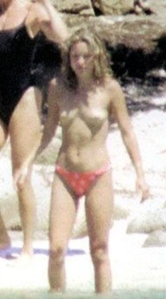 1. Kate Hudson – Topless sunbathing, 2000