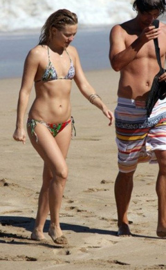 5. Kate Hudson – bikini at the beach, 2009