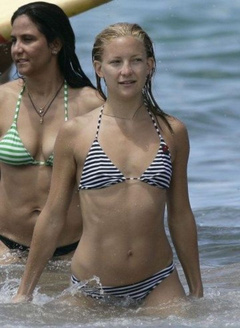 3. Kate Hudson – blue bikini, 2006
