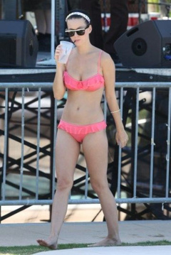 2. Katy Perry – bikini, 2009