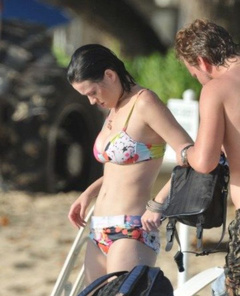 13. Katy Perry – bikini, 2009