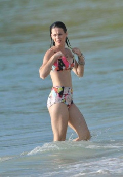 14. Katy Perry – bikini, 2009