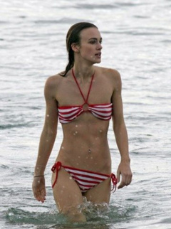 1. Keira Knightley – red bikini, 2007