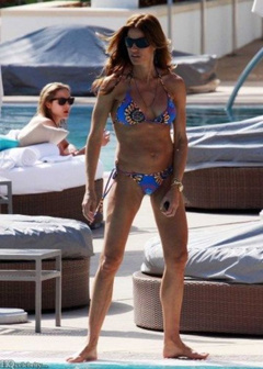 4. Kelly Bensimon – bikini, 2010