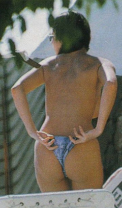 4. Kelly Brook – Topless sunbathing, 2001