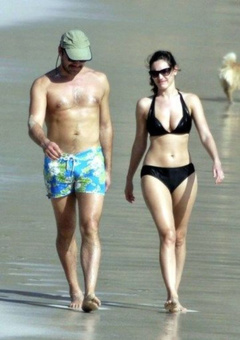 6. Kelly Brook – Topless sunbathing, 2008