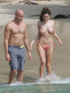 1. Kelly Brook – Topless swimming, 2006