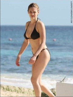 3. Kelly Brook – bikini, 2009