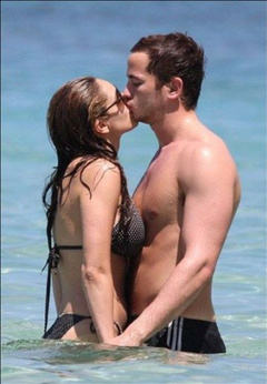 18. Kelly Brook – bikini, 2009